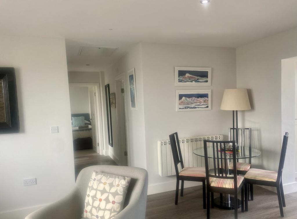 2 Bedroom Cottage Sleeps 4, With Pool Use, سنن المظهر الخارجي الصورة